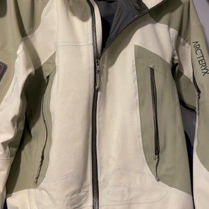 Arcteryx Womens Outer Shell